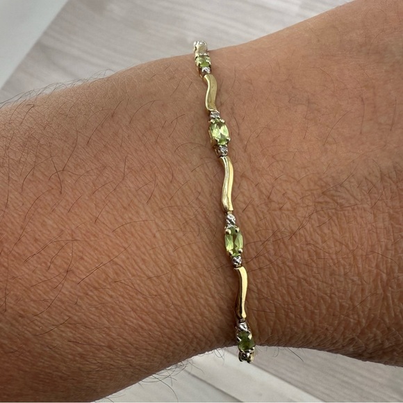 10k Solid Yellow Gold Peridot & Diamond Tennis Vintage Bracelet. - Picture 1 of 6